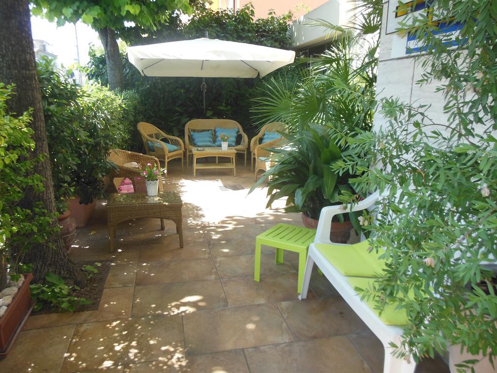 Hotel Edy Rimini Exterior photo