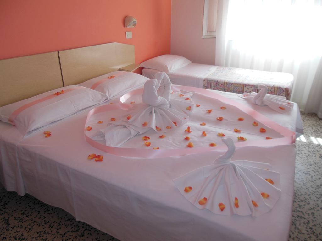 Hotel Edy Rimini Exterior photo