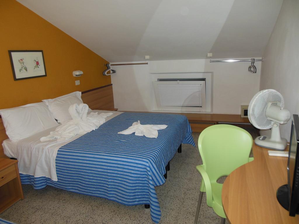 Hotel Edy Rimini Exterior photo