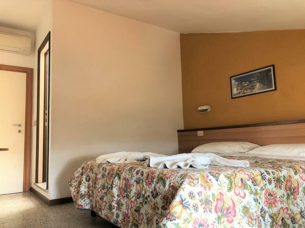 Hotel Edy Rimini Exterior photo